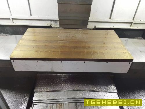 品牌：海天精工VMC-1000模具机（三台同款）