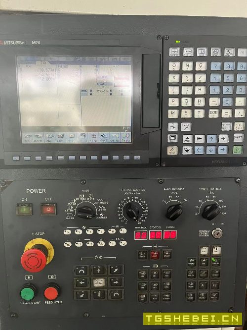 鼎泰850三轴硬轨模具机加工中心