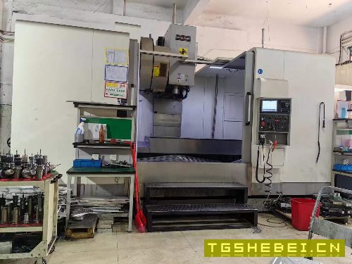 出售:准新机苏州鸿励1890立式加工中心一台