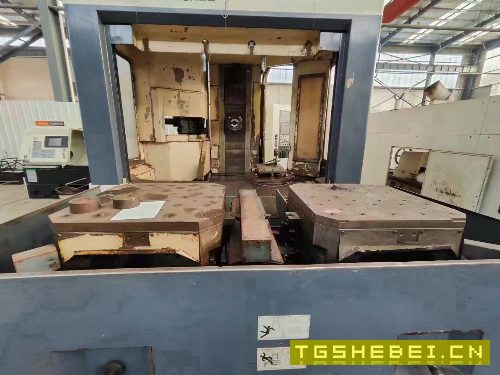 海天630双工位卧式加工中心,BT50齿轮头,正常使用,.