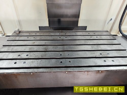 2020年台功1375加工中心，三轴滚柱线轨，发那科mF