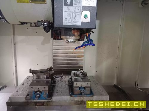 出售两台850加工中心