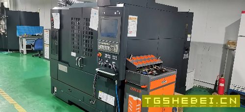 出售:牧野加工中心V33e几乎全新机