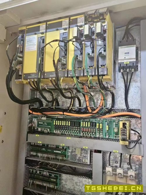 格勒嘛2518龙门，BT50主轴，发那科MF黑系统，af电机，.