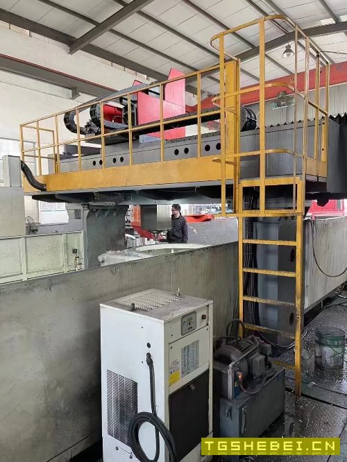 台湾轴兴2X4米龙门加工中心,主轴中心出水,三轴光栅.