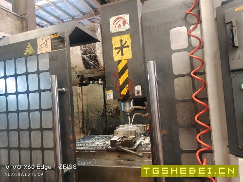 出售两台加工中心