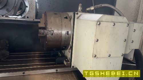出售准新皖南xk6132数控铣带台湾旭阳185四轴