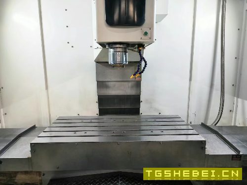 2020年鑫台工1160数控铣,三菱m80系统,三线滚柱导轨.