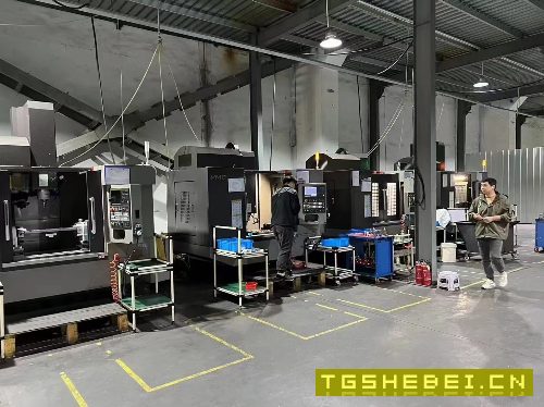 无锡工厂买下同款四台沈阳850准新机。三线主轴直连120.