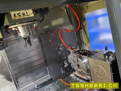 哈斯2SS，带四轴