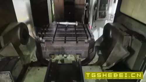 东芝五轴卧加