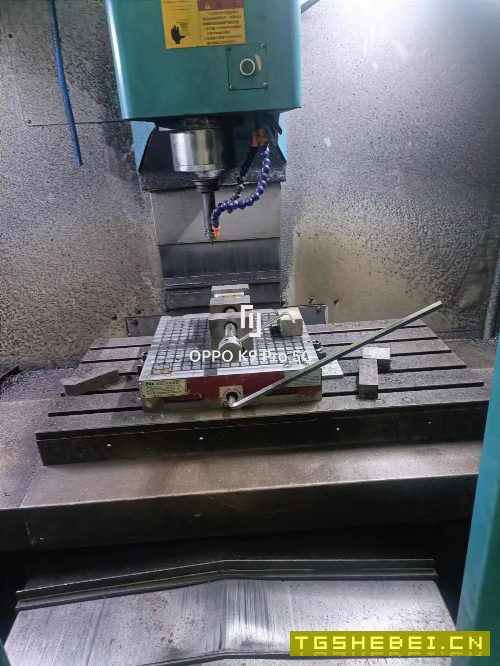17年850数控铣,14年1060加工中心。都是两线一硬。m70.
