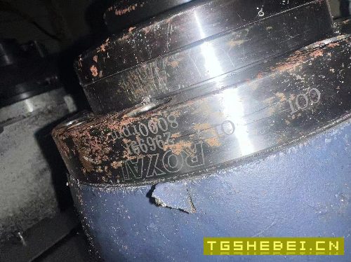 卧加一台型号S50L,Bt40主轴转速8000,三线轨