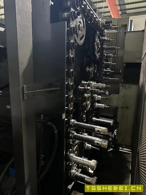 海天630双工位卧加