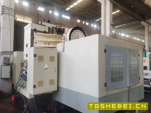鼎泰1890加工中心,BT50主轴,24把刀库,法纳克系统,.