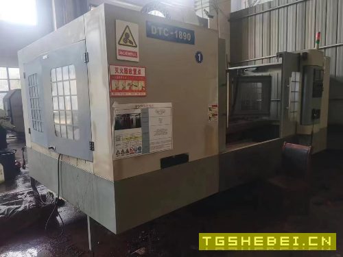 鼎泰1890加工中心,BT50主轴,24把刀库,法纳克系统,.
