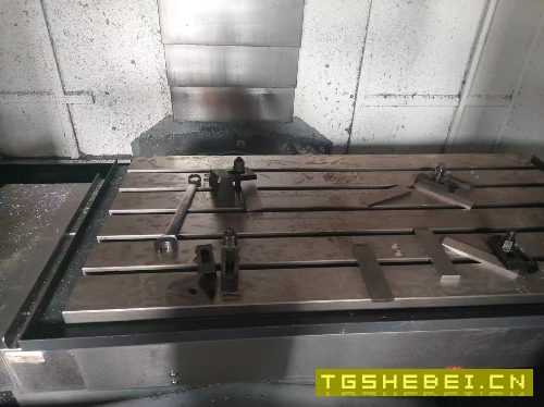 刚刚到货精品德阳1166加工中心,2023年的机器,安装少.