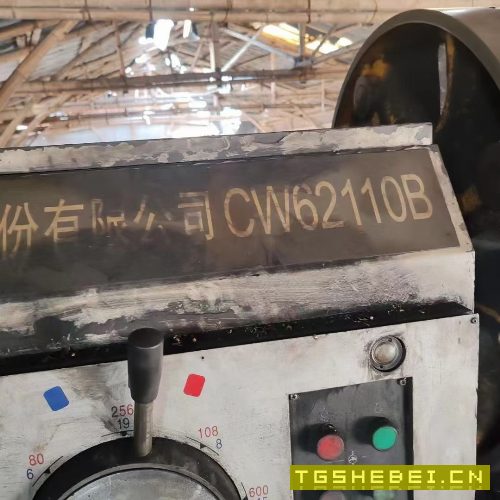 沈阳62100普通车床,同款两台。有一台缺少尾座,全部.