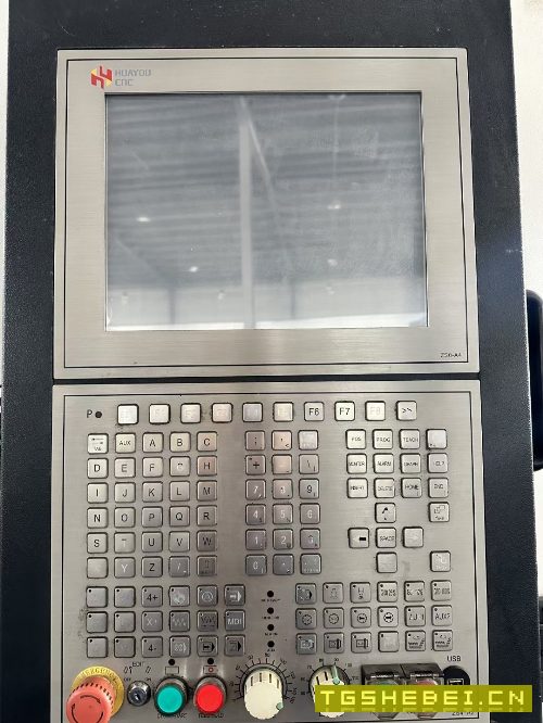 武汉华佑重型1060加工中心,新代21A系统,三轴线.