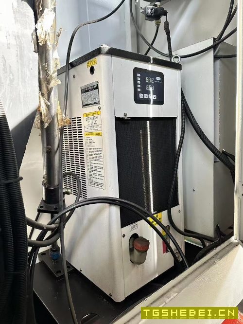 武汉华佑重型1060加工中心，新代21A系统，三轴线.