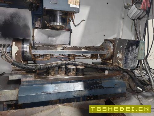 四川工厂刚刚买下秒杀的来,宇晨龙门式1890加工中心,.