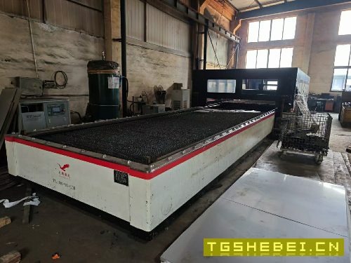 2019年深圳大鹏3000瓦6020激光切割机,交换工作台双台.