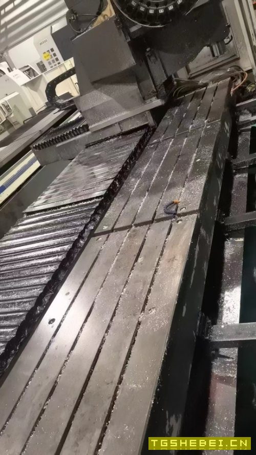 哈弛4500型材加工中心,BT40主轴12000转,发那科MD系统,2015年,精度一个.