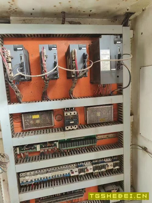 1580数控铣一台,850数控铣2台。三台打包价格便宜。