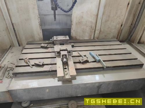 1580数控铣一台,850数控铣2台。三台打包价格便宜。