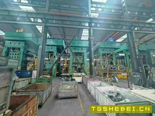 工厂在位出售：4台液压机冲压线：1000
