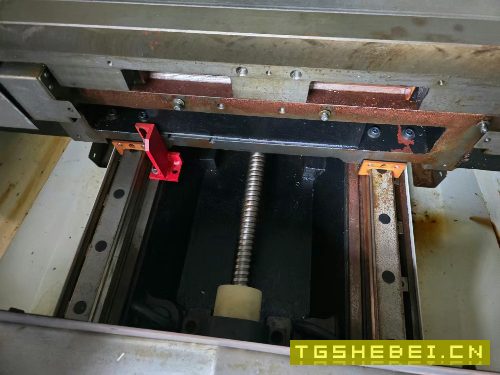 全新昆机850加工中心