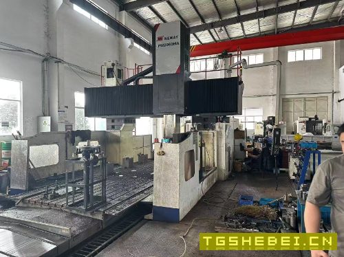 纽威6028龙门,工作台6x2米,三轴行程6200x3200x1000,门宽2.8米,门高1.65.