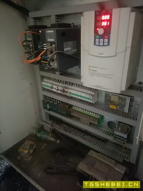 出售:沈阳中天80285数控车，导轨600，主轴孔105