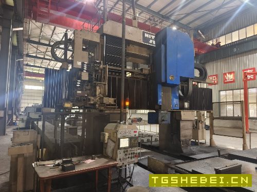 日立精机2650龙门立卧加工中心,双工交换作台,行程91.