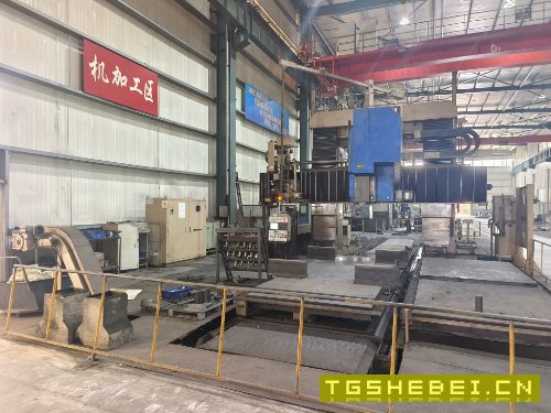 日立精机2650龙门立卧加工中心,双工交换作台,行程91.