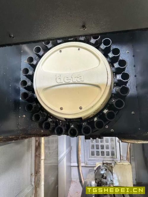 新到2019年台湾高峰1050加工中心,三轴线规BT40刀柄,.