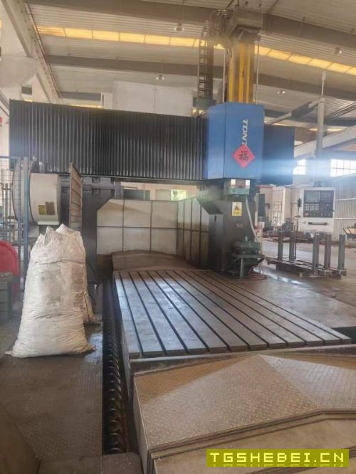 在位出售一台2020年重型南通2/4米数控龙门加工中心、.