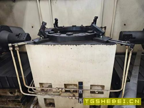 豫西机床厂T2118重卡汽车后桥壳双面专用镗床，直径550.