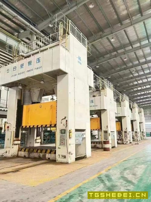 合肥锻压2400吨闭式双点线:800吨一台,移动台,台面3.