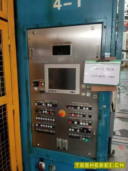 在位一台疏勒1400吨四点压机!废品价钱高点卖!台面3..