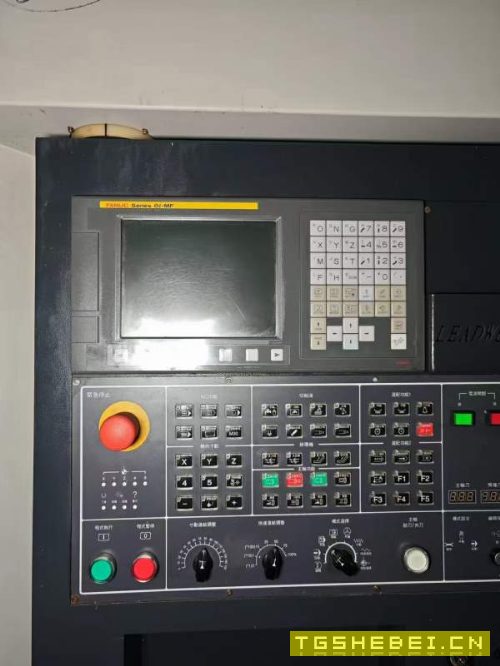 后两台台湾丽伟V-50L立加,BT40大主轴直径190,主电机.
