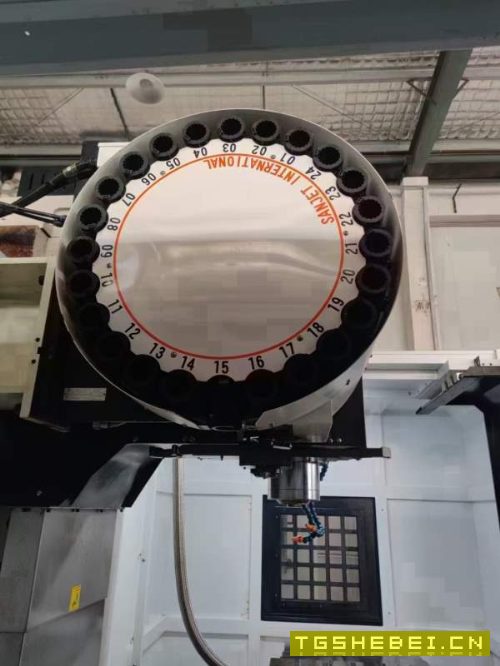 经台典群T-10L加工中心线两一硬导轨,BT40主轴8000转.