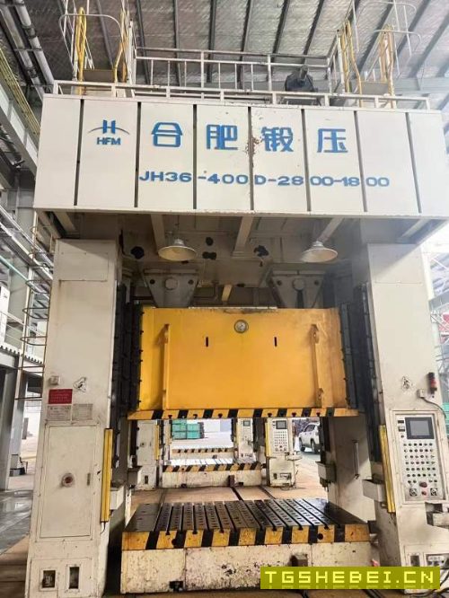 合肥锻压2400吨闭式双点线：800吨一台，移动台，台面3.