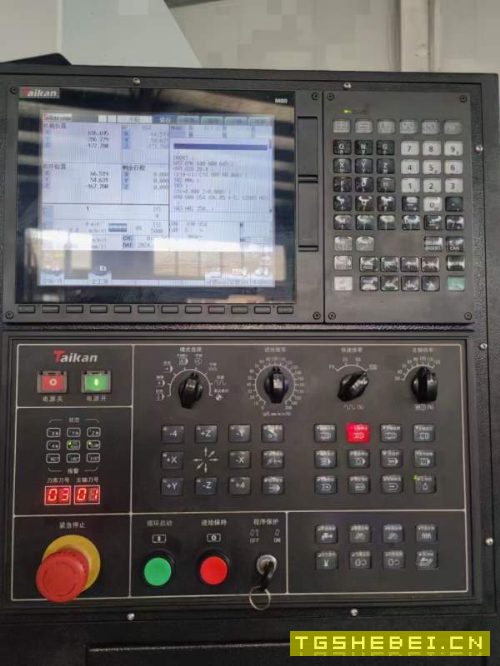 经台典群T-10L加工中心线两一硬导轨,BT40主轴8000转.