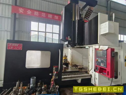 济南工厂2022年乔峰3218龙门加工中心,带一个双向侧铣.