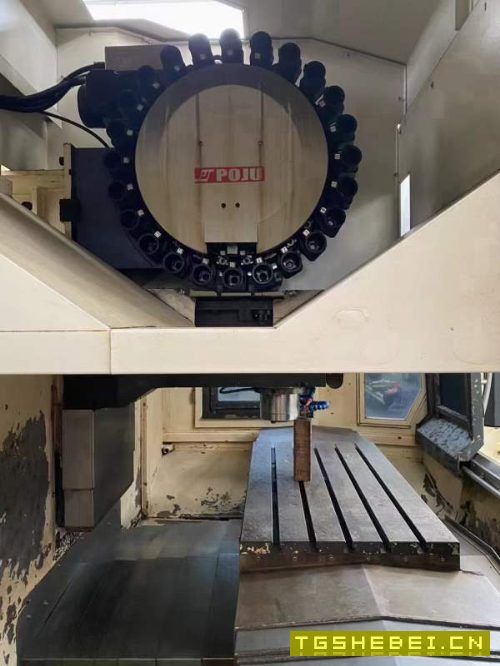 2018年永华1060加工中心,三线轨,bt40主轴8000转,发.
