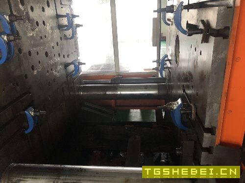 在位出售震雄2200吨注塑机出胶14KG便宜处理