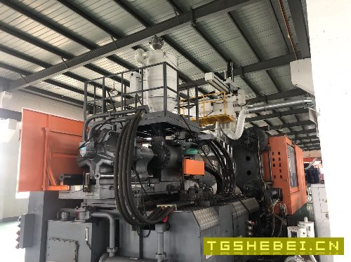 在位出售震雄2200吨注塑机出胶14KG便宜处理