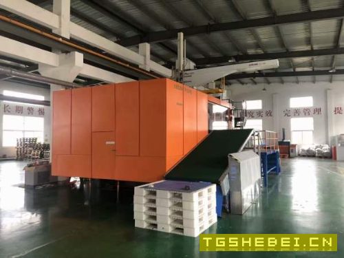 在位出售震雄2200吨注塑机出胶14KG便宜处理，有需要的.