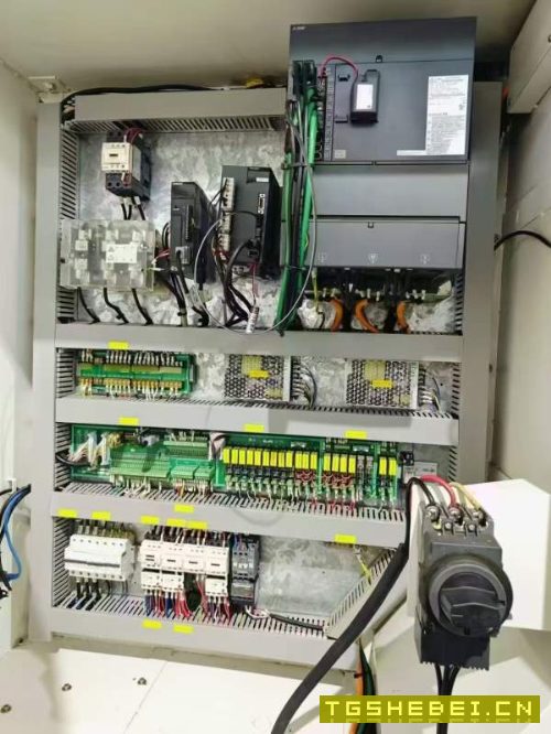 新到一台2022厚道V8F重型855四轴加工中心,带古田170.